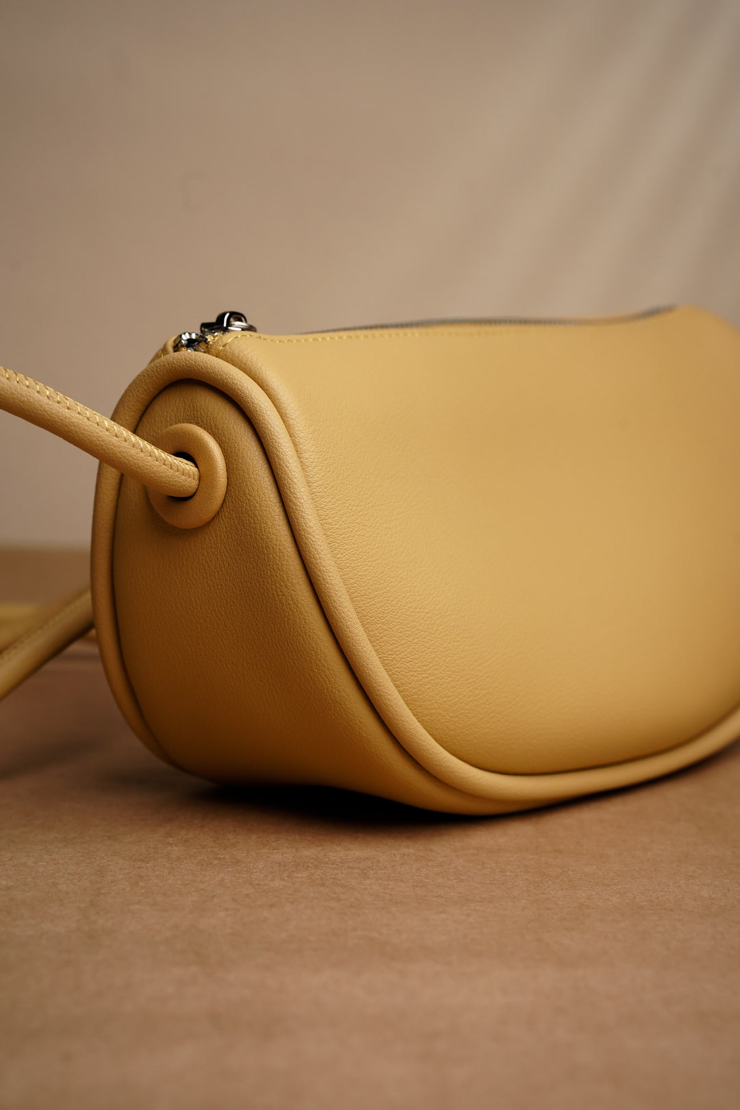 Curvy Minimal Shoulder Bag