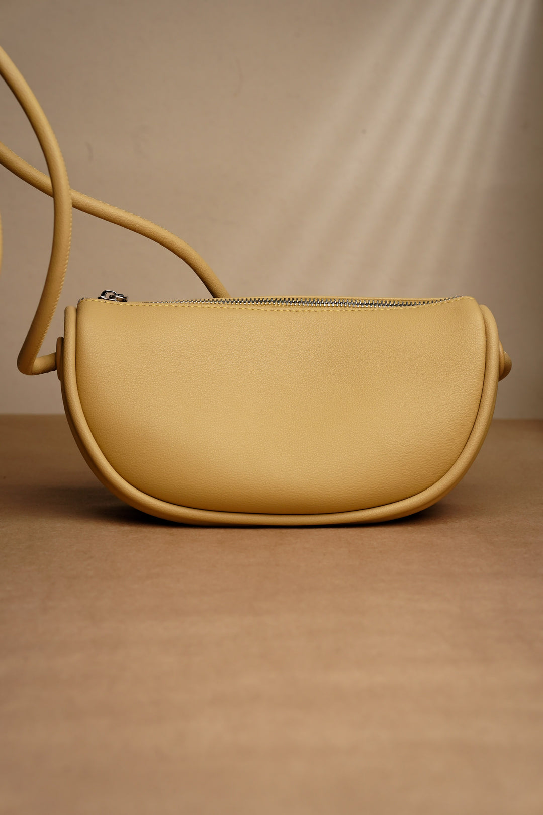 Curvy Minimal Shoulder Bag